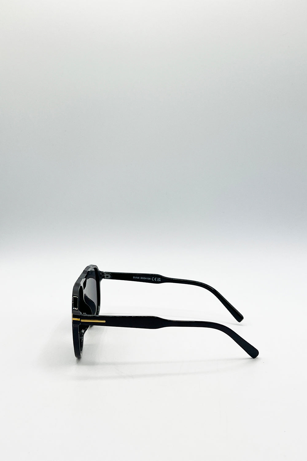 Oversized Navigator Sunglasses in Black
