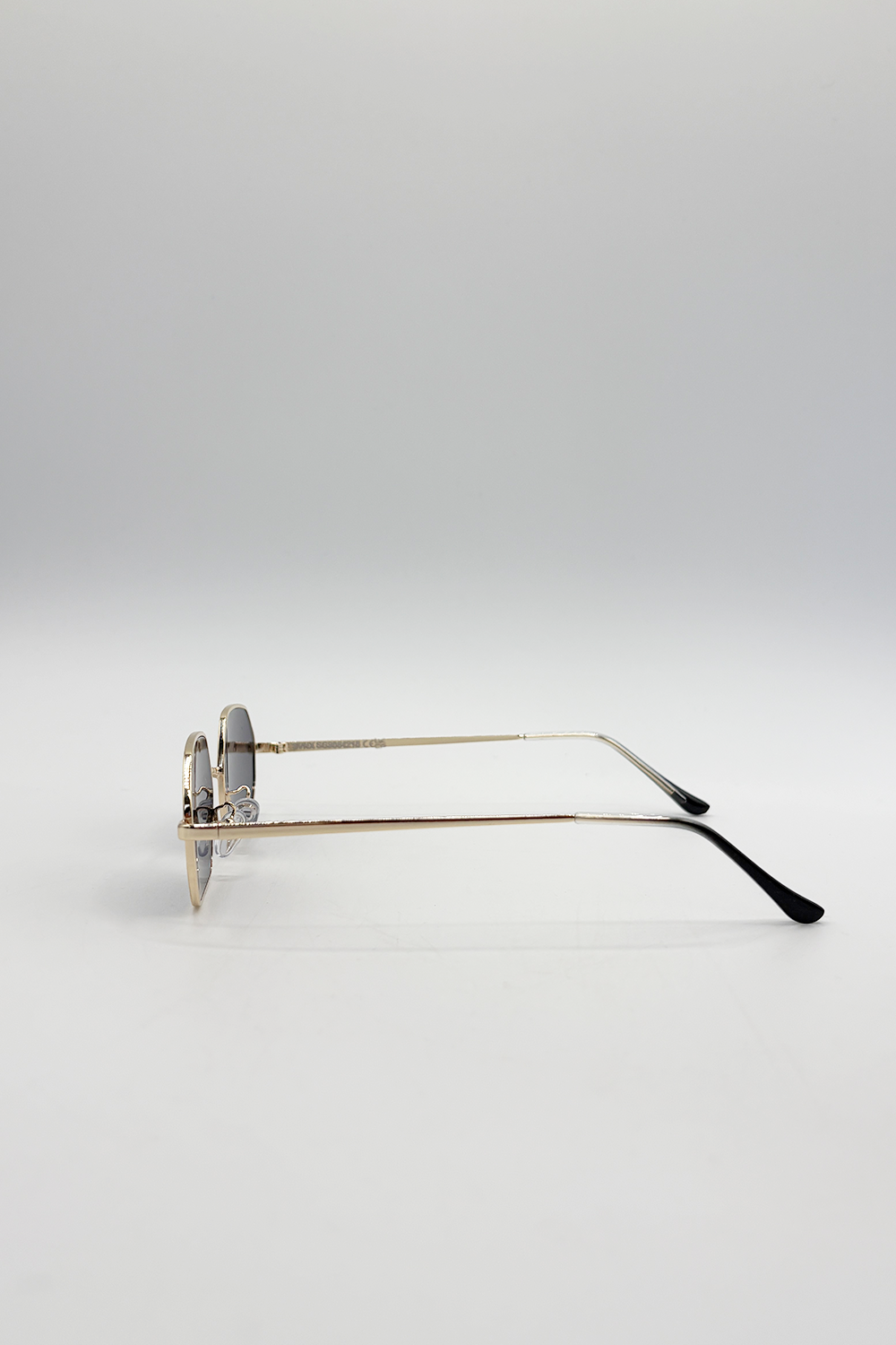 Oval Sunglasses In Black Smoke