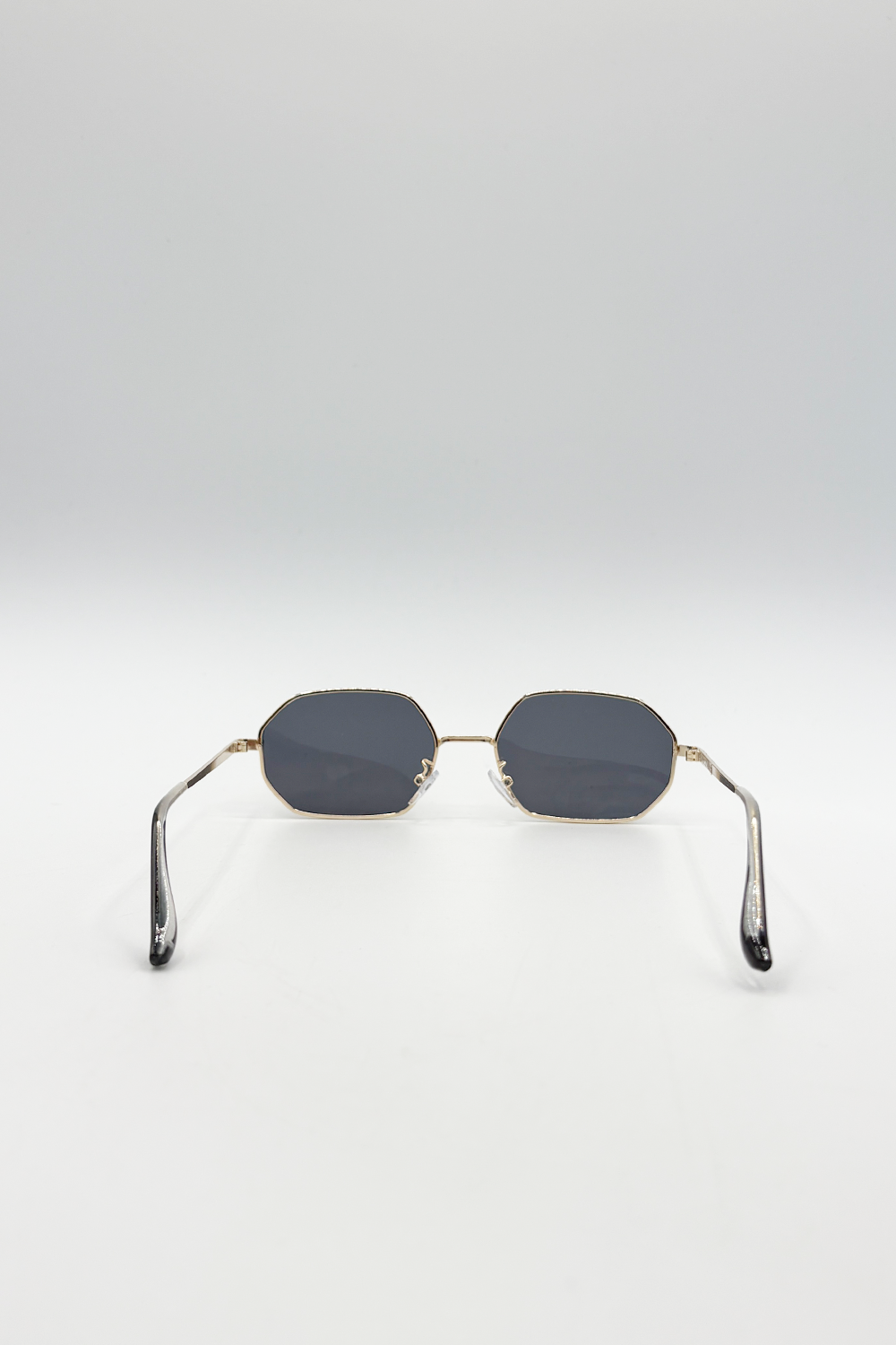 Oval Sunglasses In Black Smoke