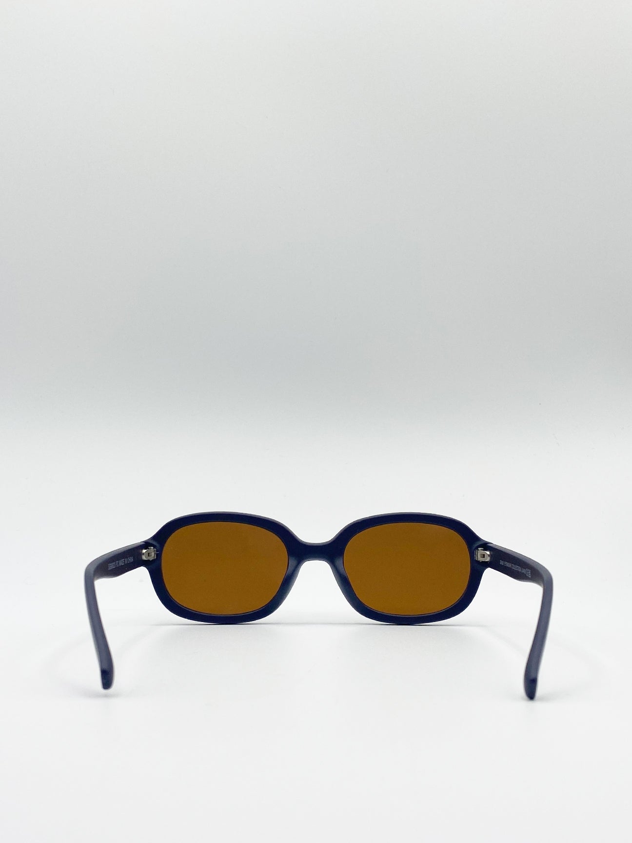 Oval Sunglasses In Matte Navy