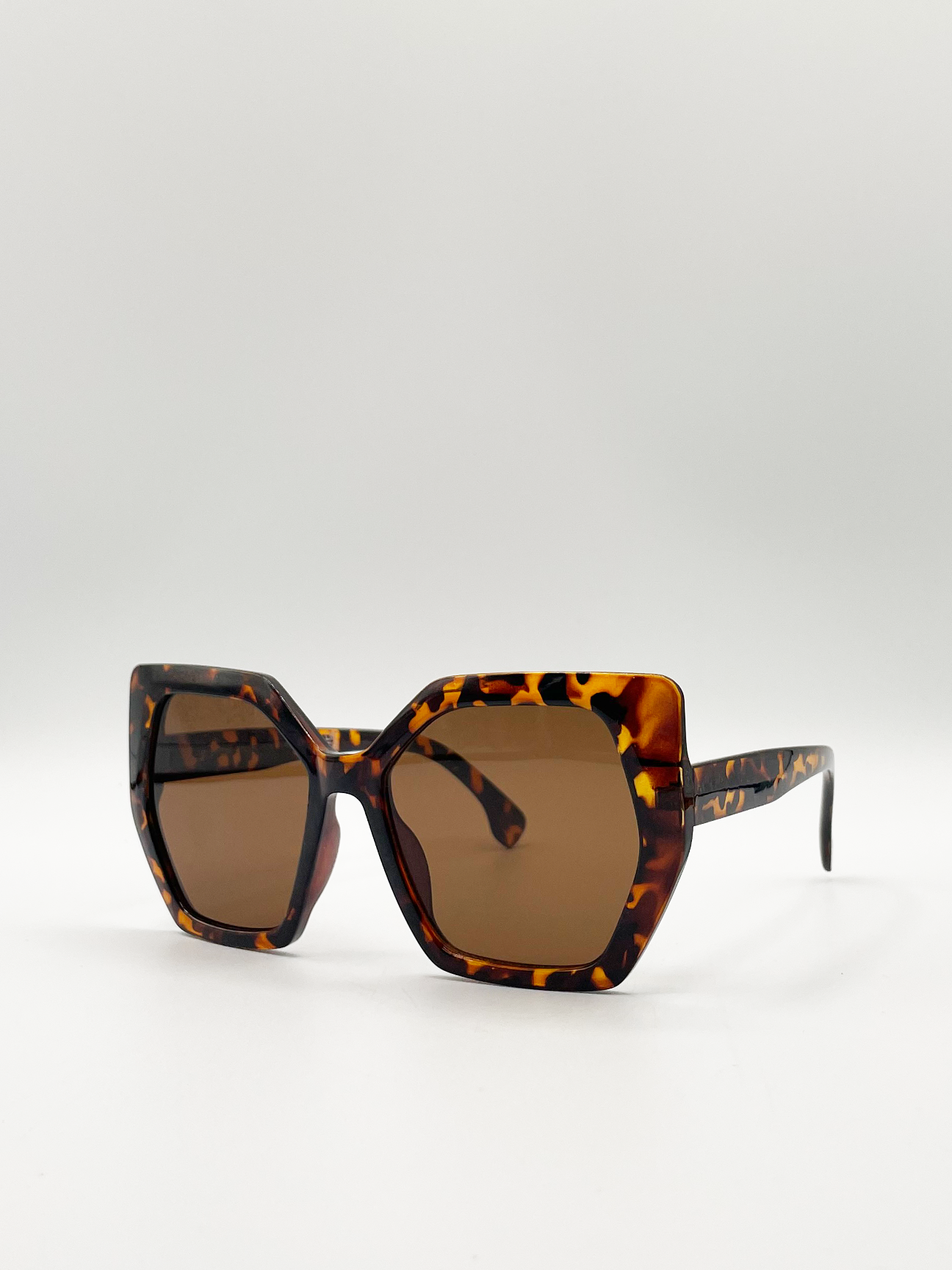 Tortoiseshell Oversized Cat Eye Sunglasses with Brown Lense