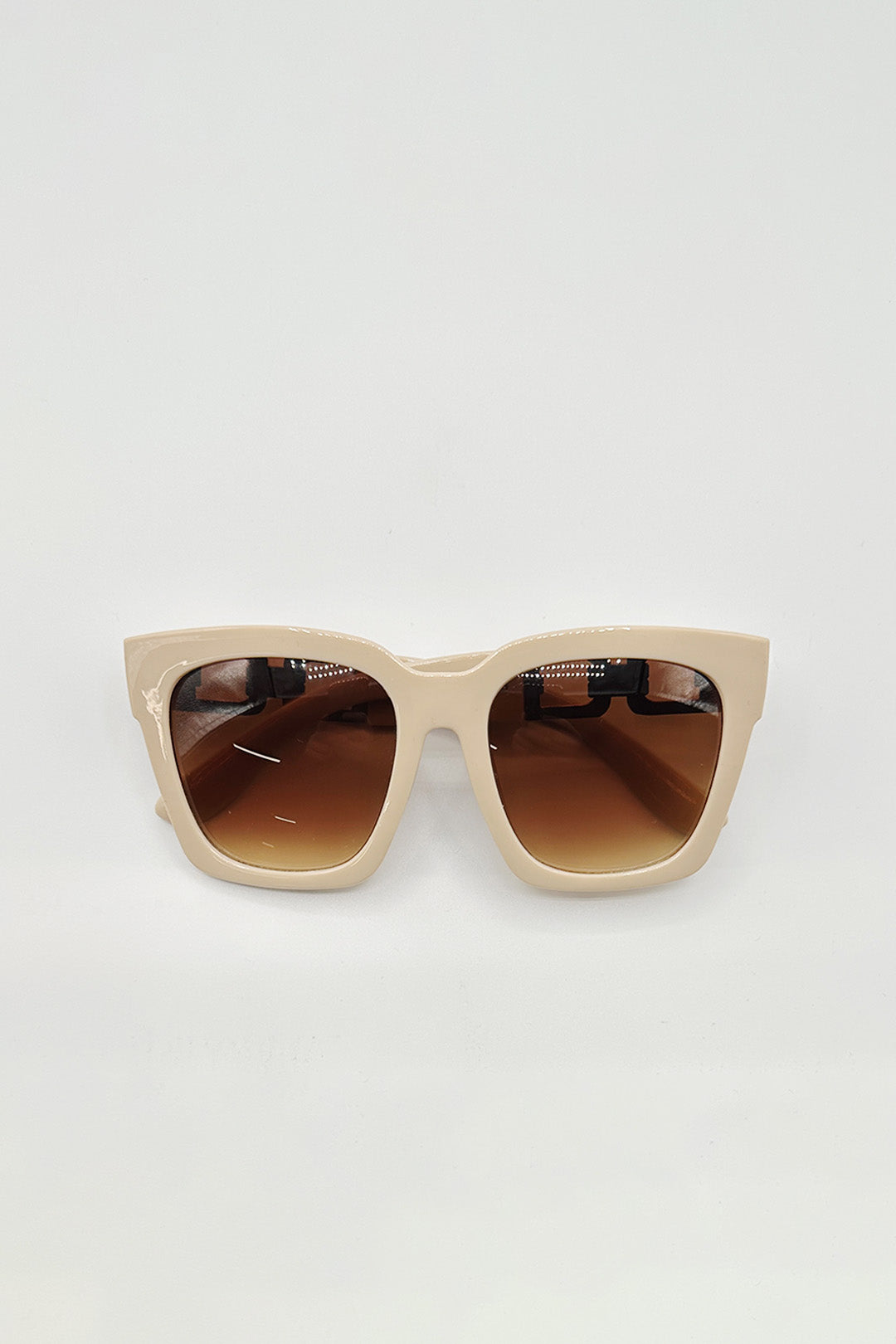 Oversize Cateye Sunglasses with Gold Chain Detail
