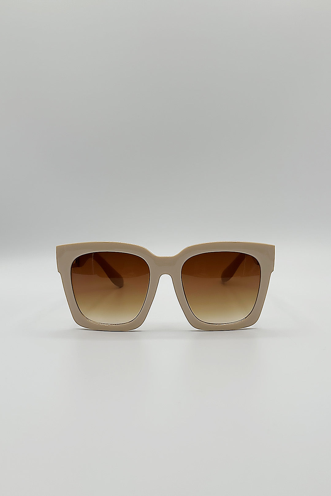 Oversize Cateye Sunglasses with Gold Chain Detail