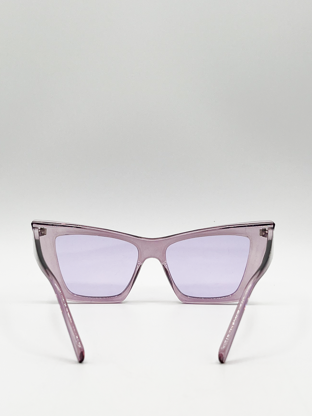 Oversized angular cateye sunglasses in Purple