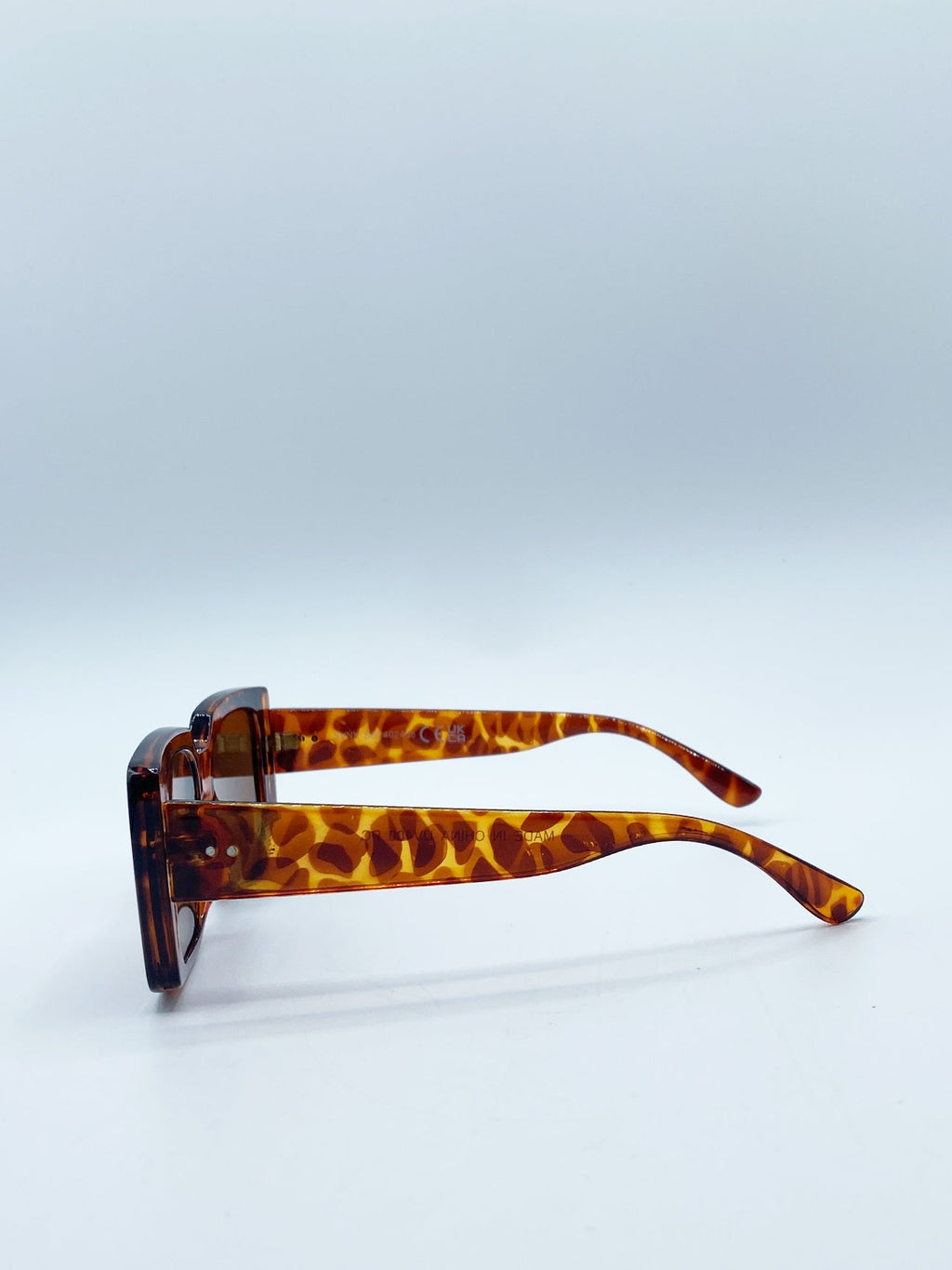 Oversized Square Frame in Black
