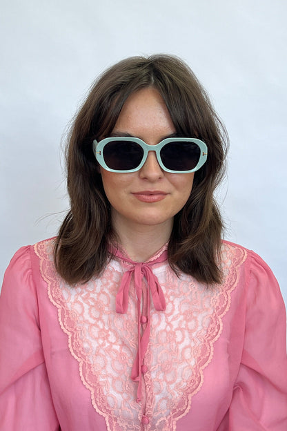 Oval Sunglasses with Wide Arm in Mint
