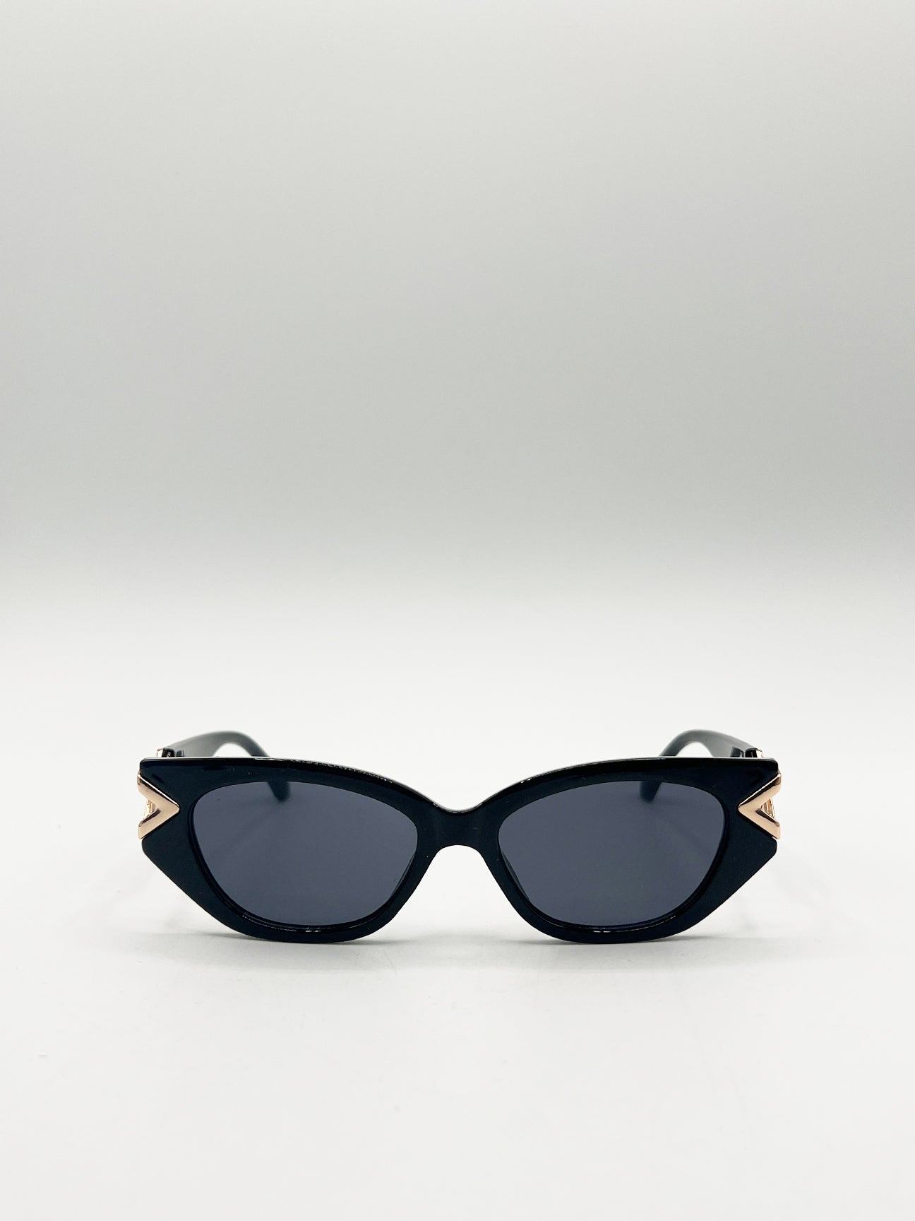 Cat-Eye Diamond Infinity Sunglasses in Black