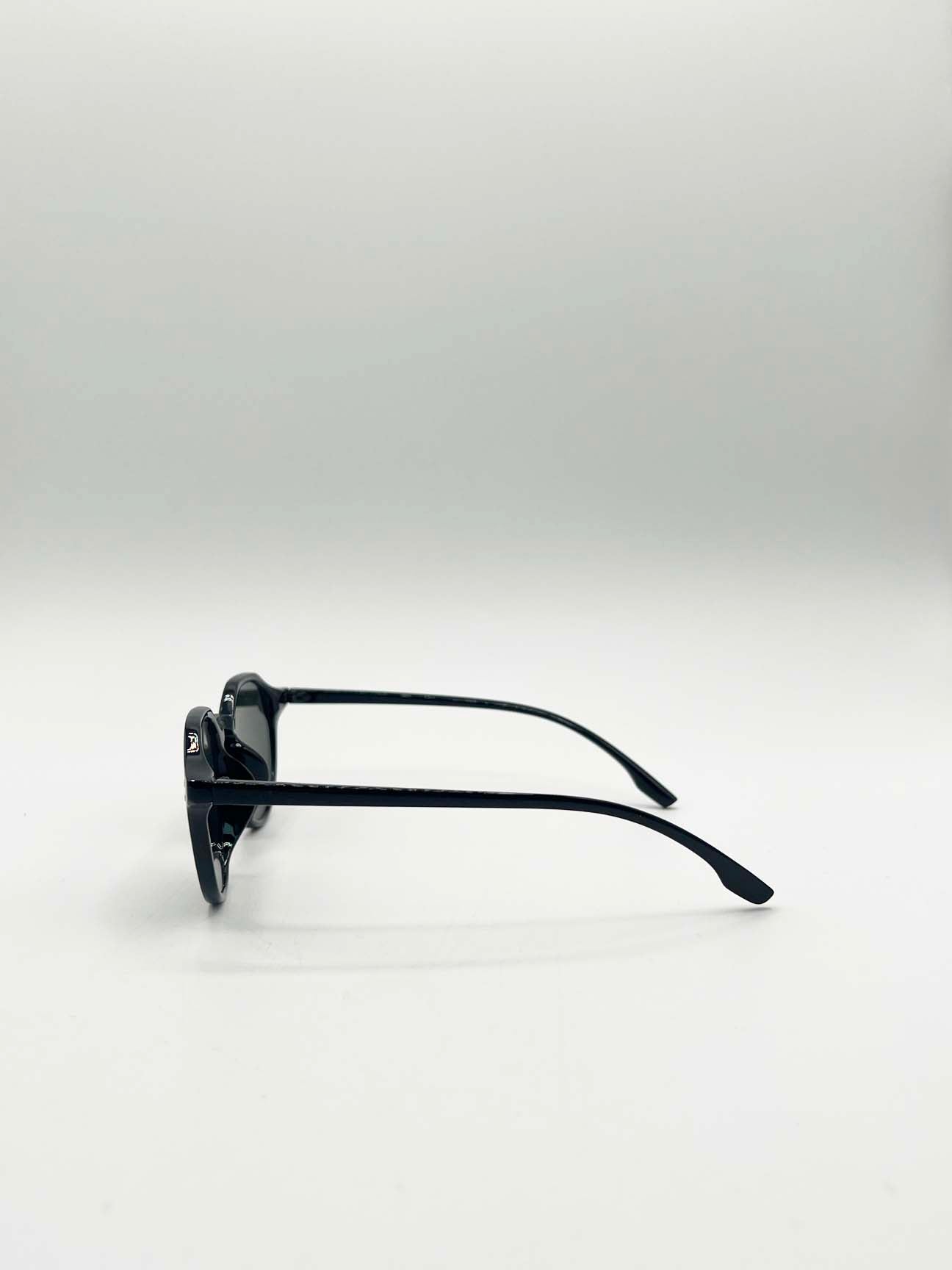 Green Mono Lense Classic Preppy Sunglasses With Key Hole Nosebridge