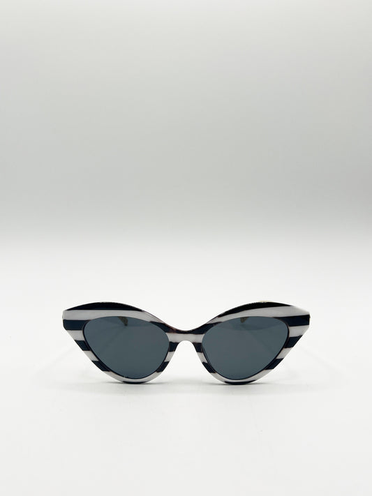 Cat Eye Sunglasses with Thin Chain Arm Multi