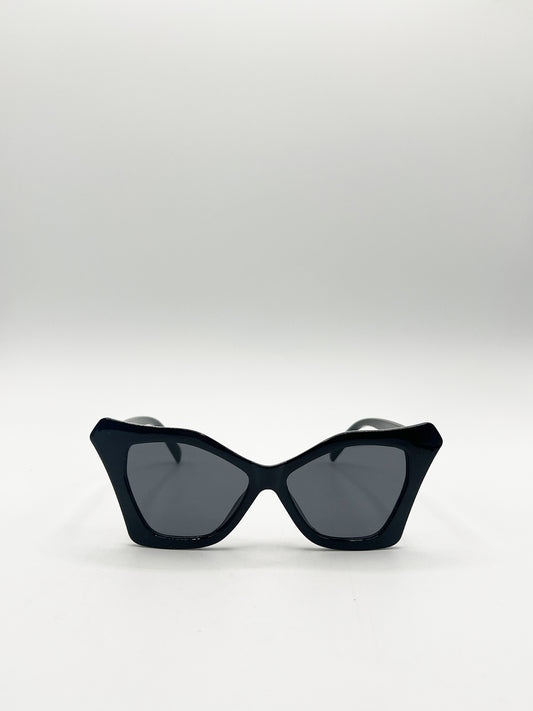 Oversized Cat-Eye Sunglasses in Black