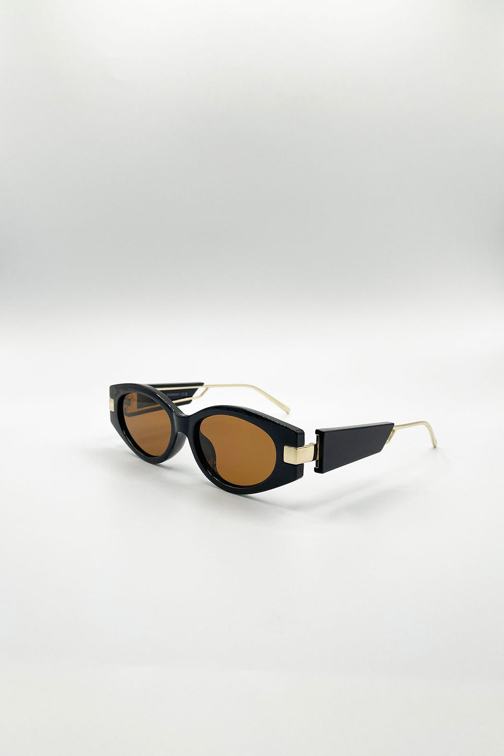Oval Metal Detail Sunglasses In Black