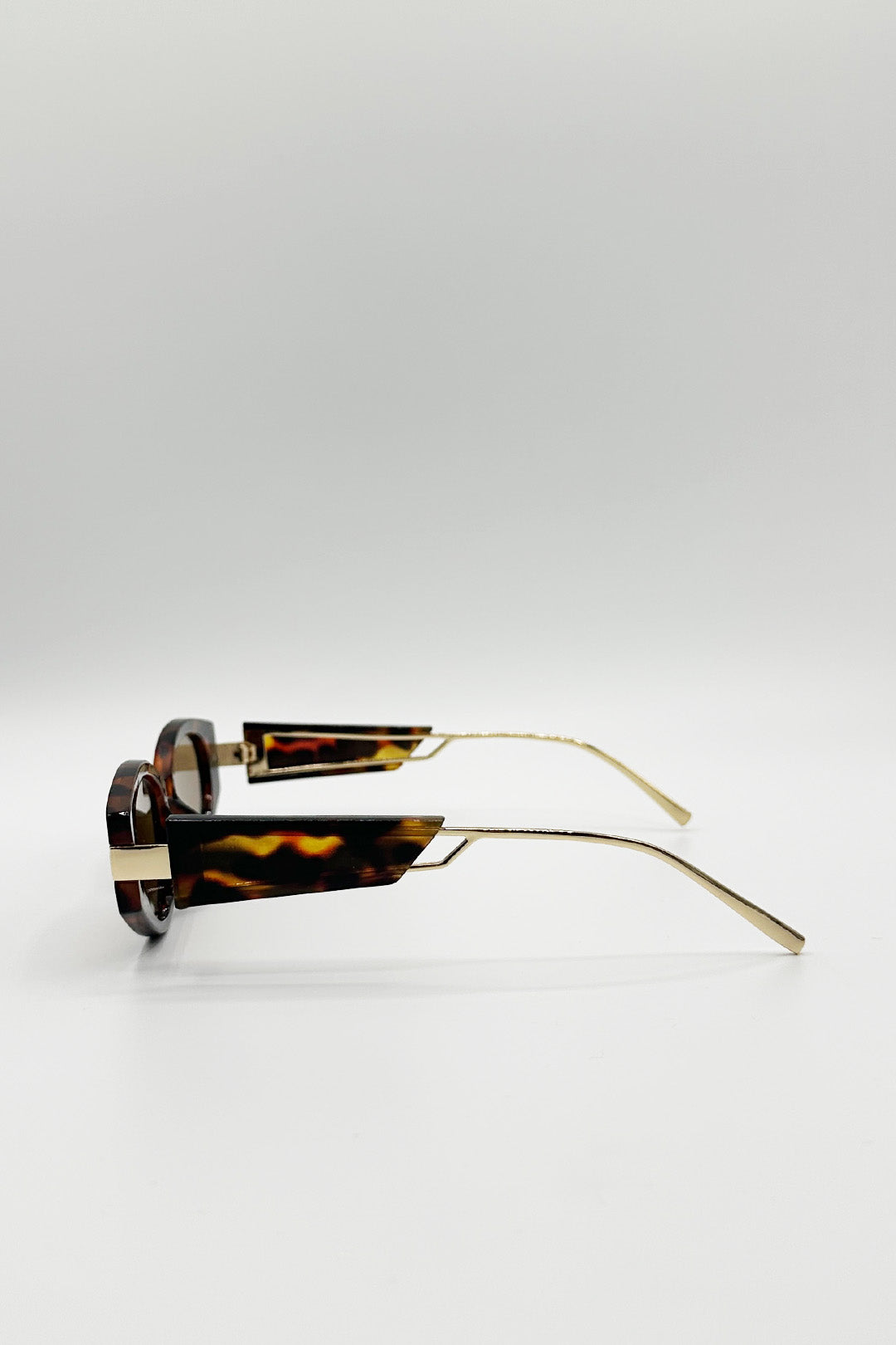 Oval Metal Detail Sunglasses In Tortoiseshell