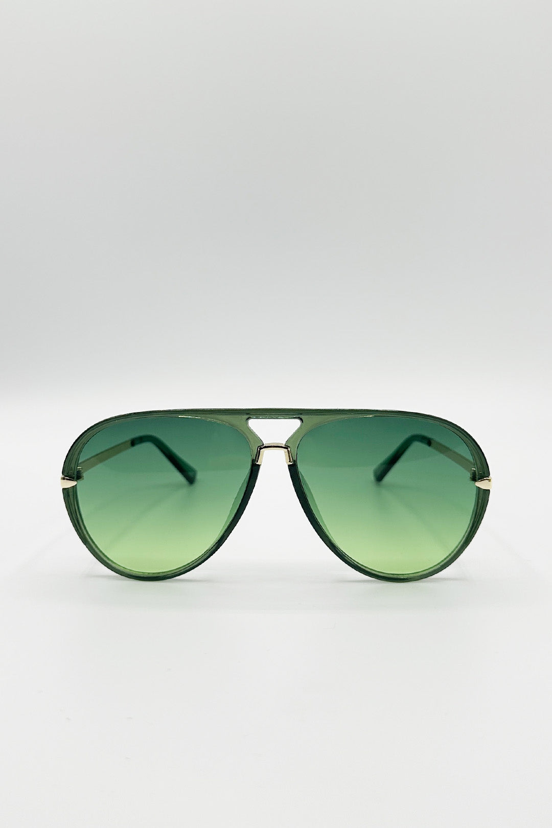 Bold Aviator Metal Arm Sunglasses In Green In Green