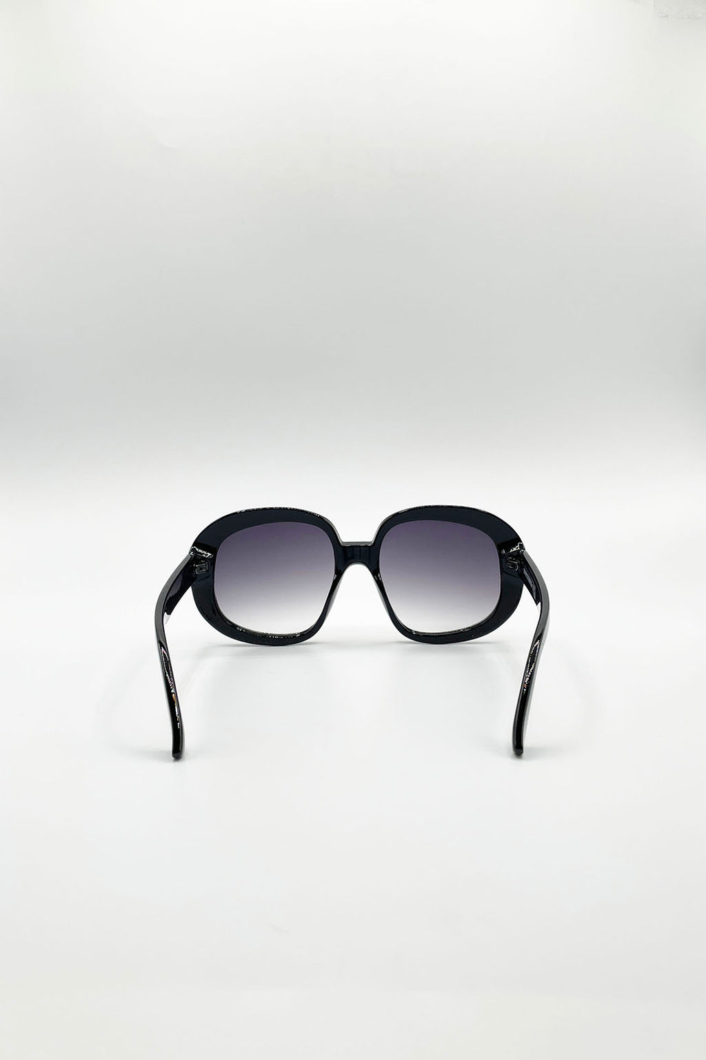 Bold Round Oversized Sunglasses In Black