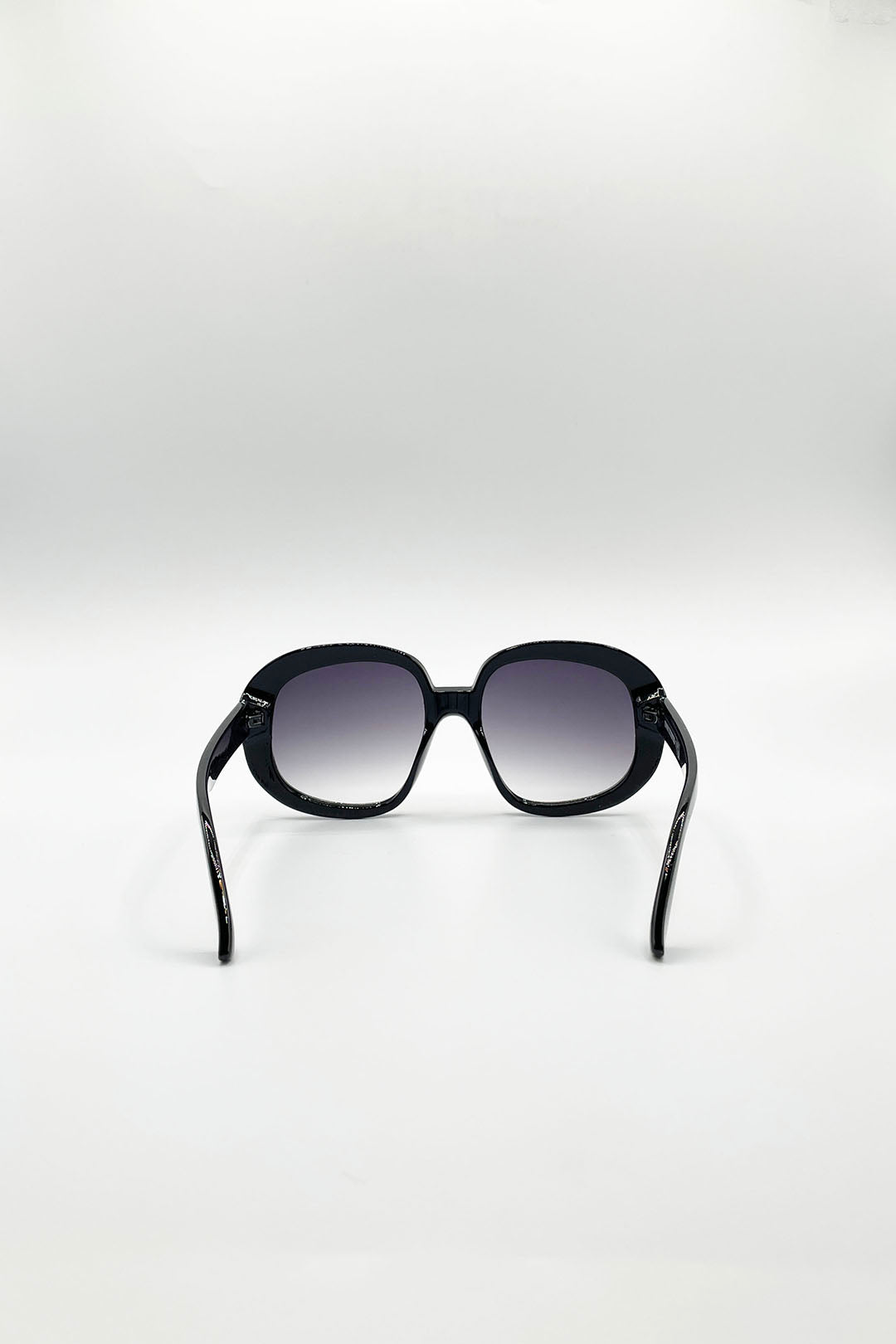 Bold Round Oversized Sunglasses In Black
