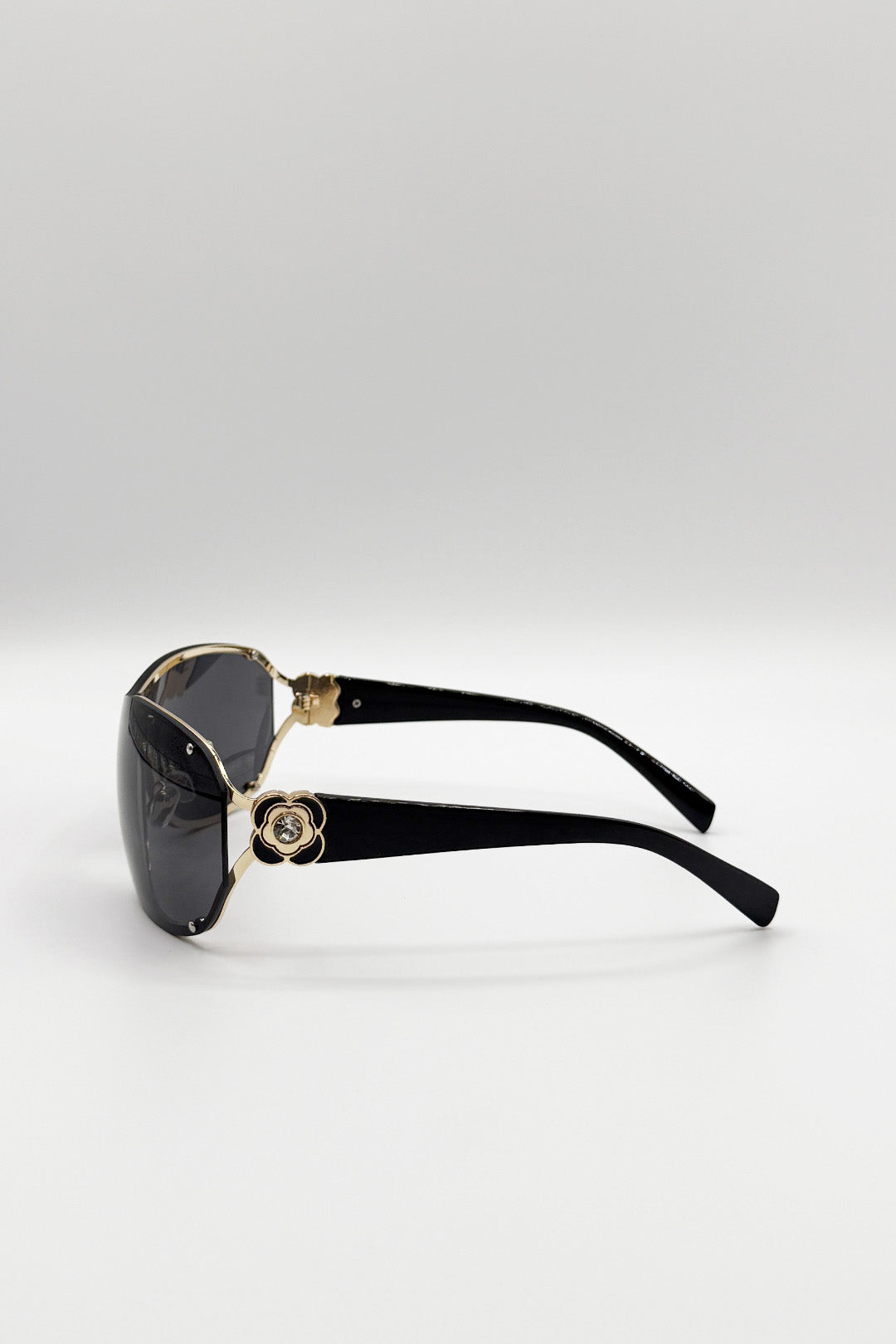 Vintage Rose Wrap Around Sunglasses In Black