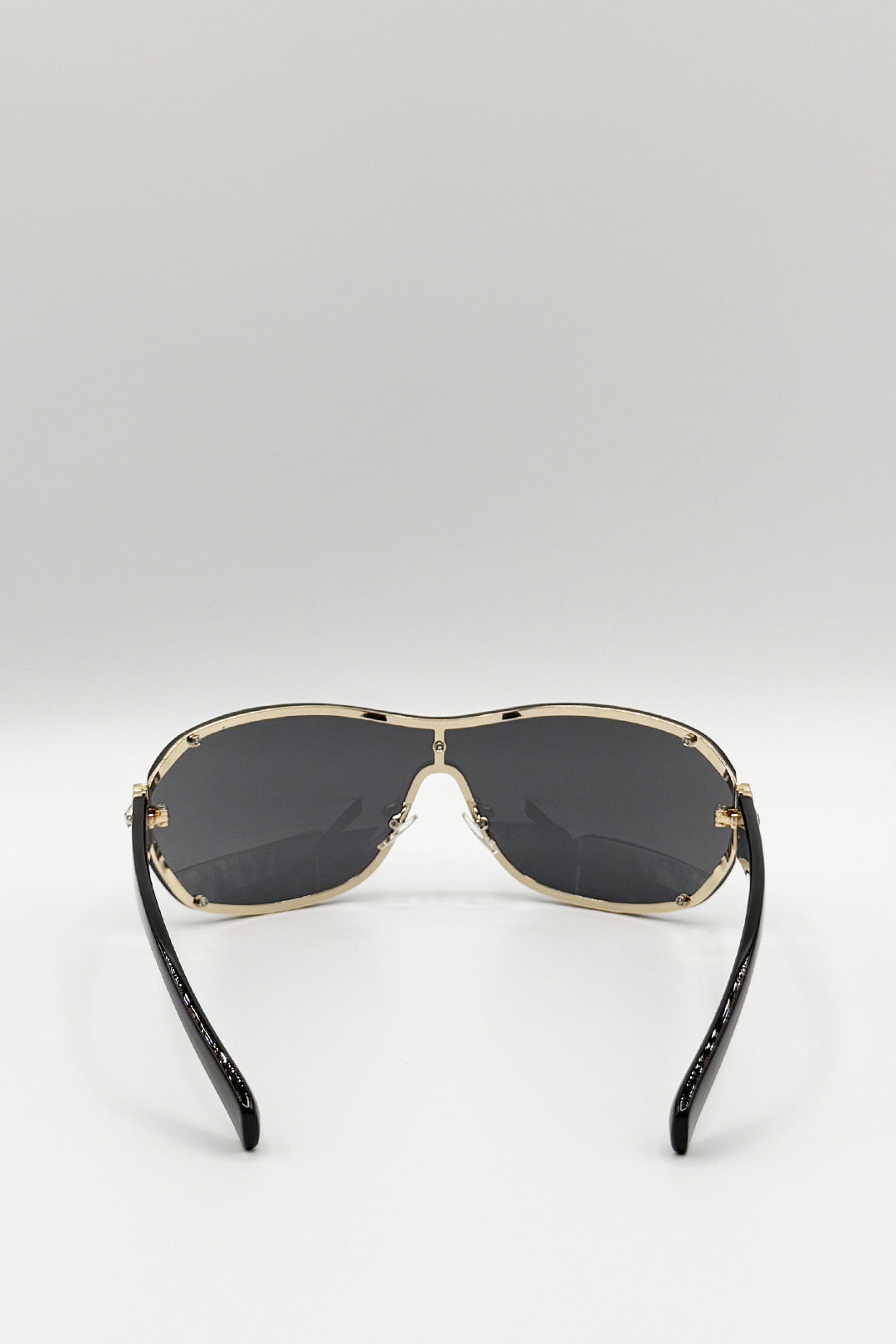 Vintage Rose Wrap Around Sunglasses In Black