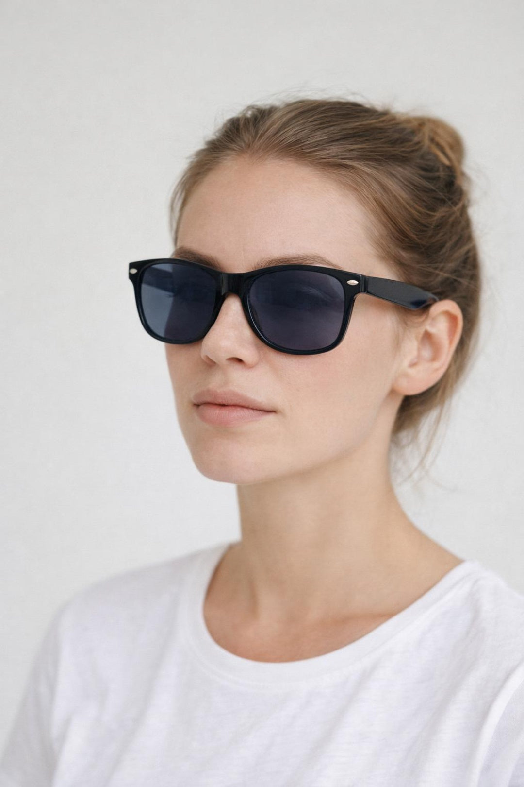 Classic Wayfarer Sunglasses In Black