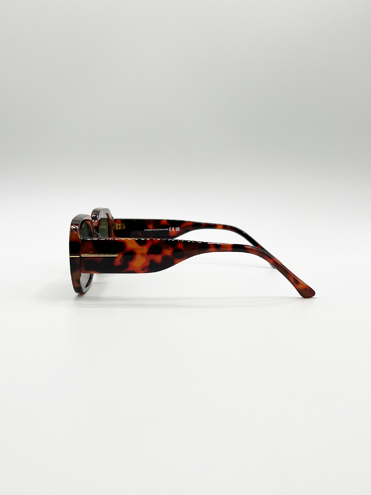 Oval Sunglasses with Wide Arm in Tortoiseshell