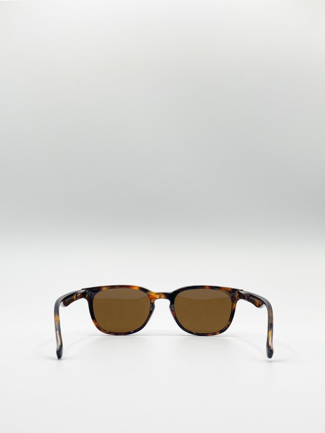 Tortoiseshell Classic Preppy Square Sunglasses With Key Hole Nosebridge