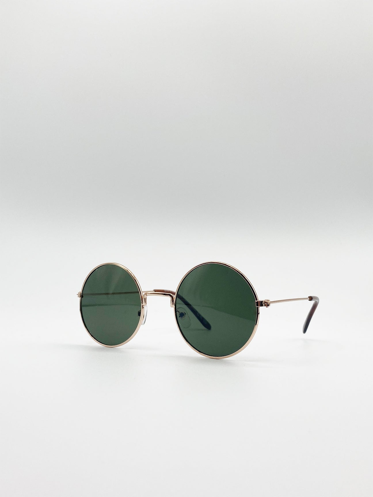 Classic Metal Round Sunglasses With Green Tinted Lenses