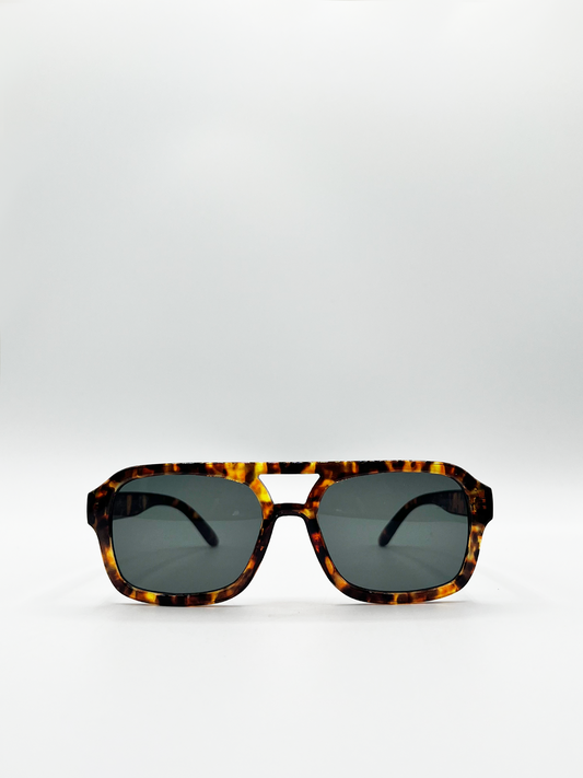 Tortoise Shell 70's Navigator Sunglasses with Green Lenses