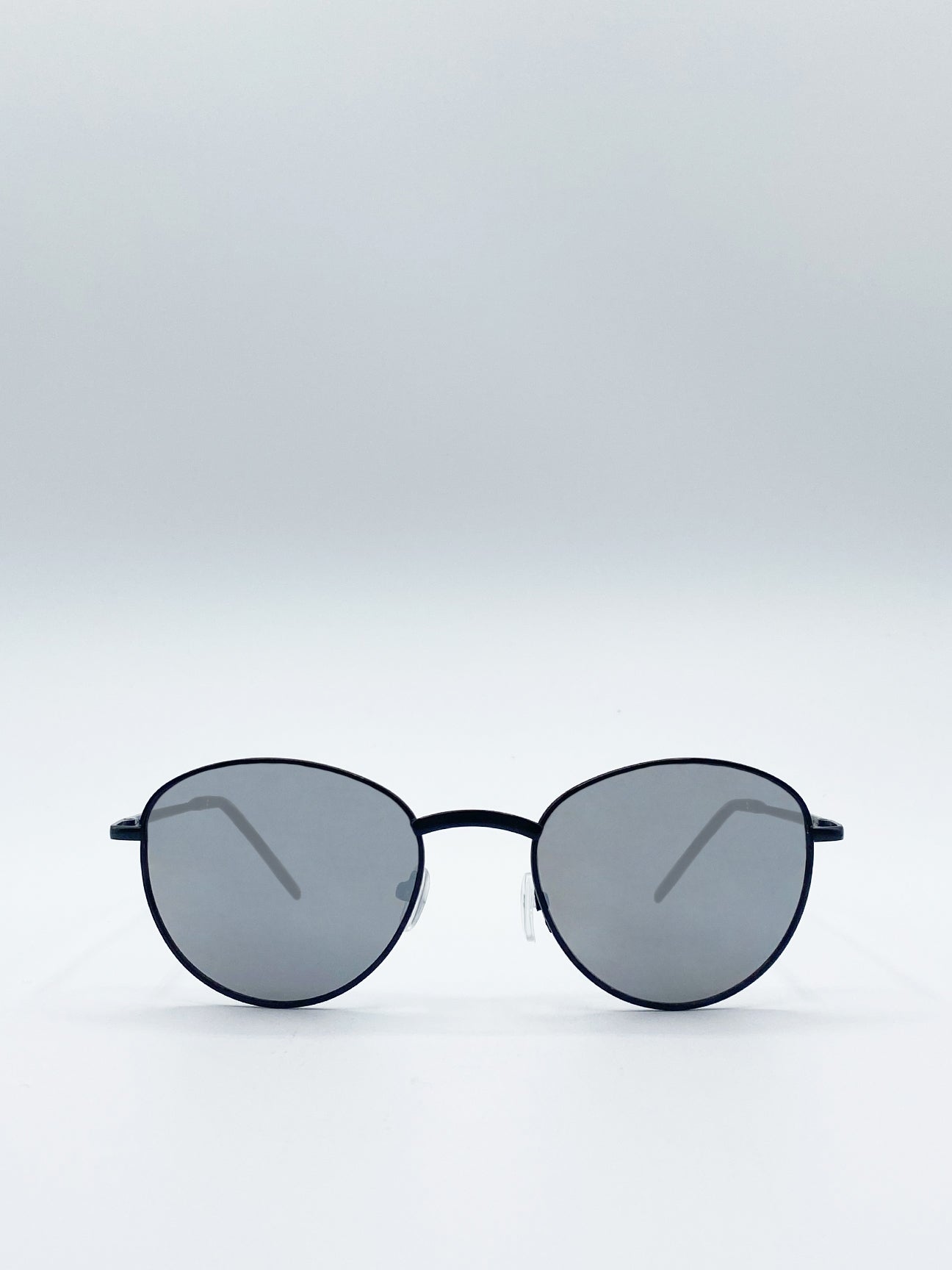 Classic Round Sunglasses In Matte Black With Silver Mirror Lenses