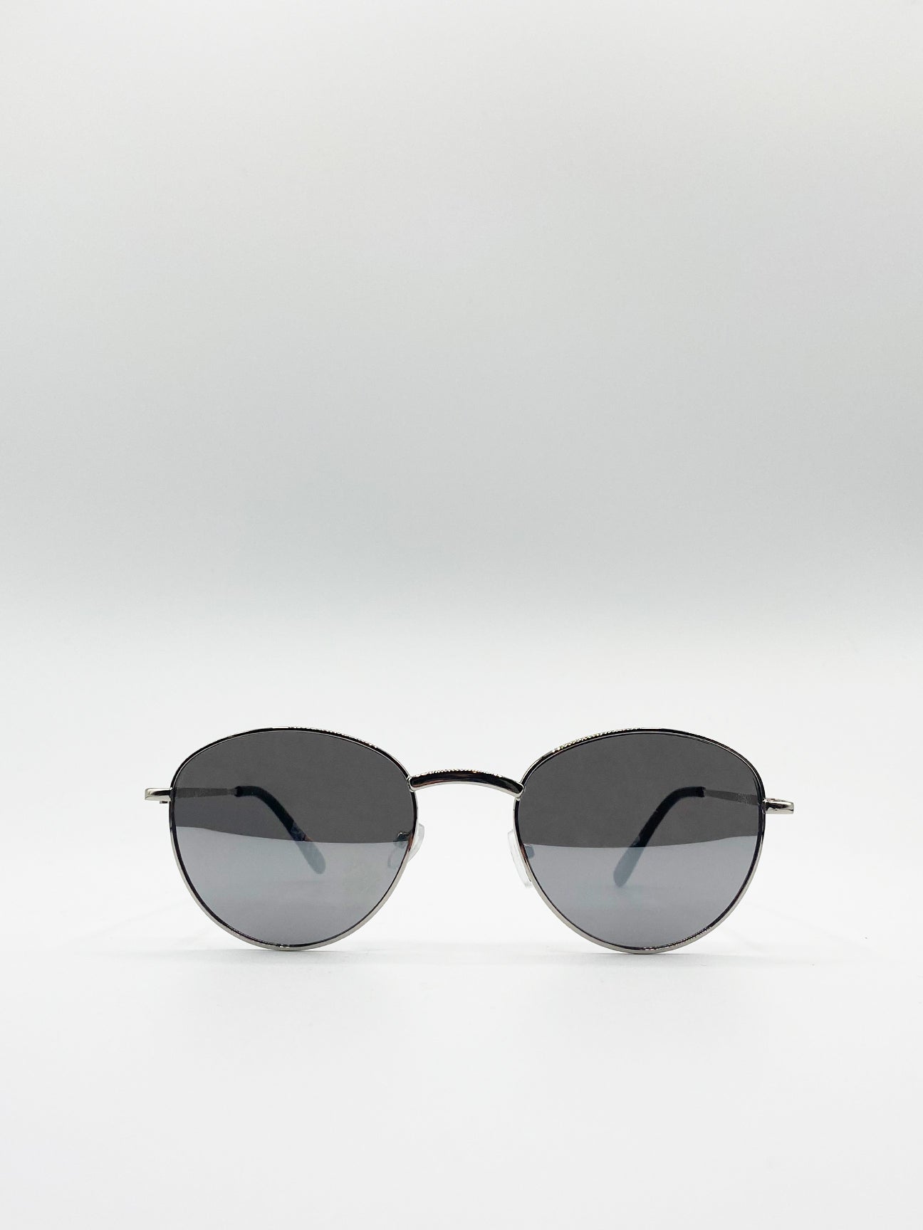Classic Round Sunglasses In Silver Mirror